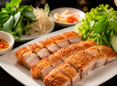 Cách Làm Heo Quay Da Giòn Bằng Lò Nướng Tại Nhà Ngon Cực Dễ