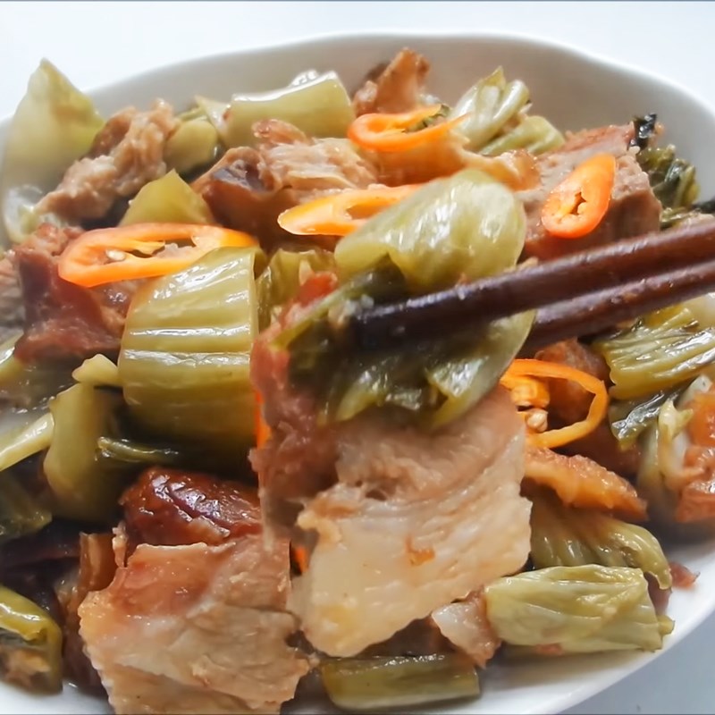 nguyên liệu làm heo quay kho cải chua